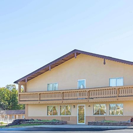 Hotel Super 8 By Wyndham Joppa Esterno foto