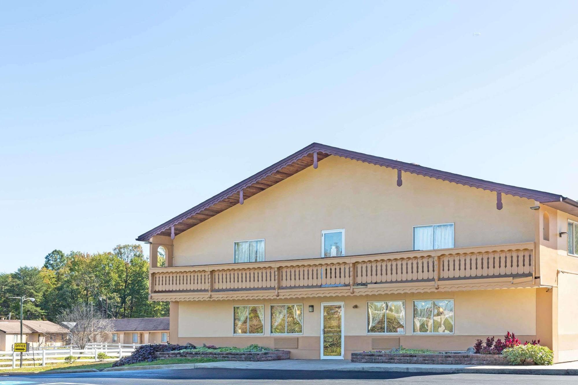 Hotel Super 8 By Wyndham Joppa Esterno foto